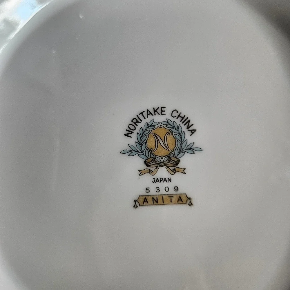 Noritake China Anita Pattern 5309 Serving Bowl with Lid 9